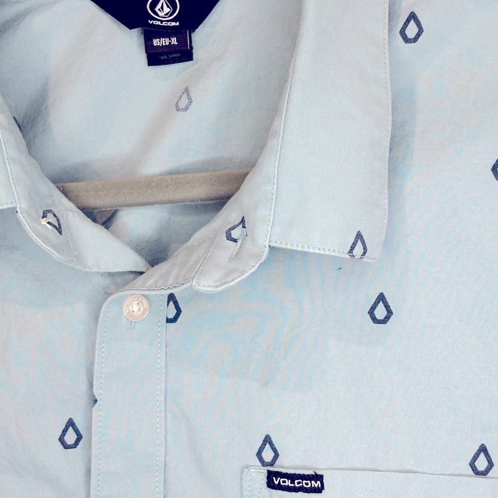 Volcom Short Sleeve, Button Up, Light Blue Men’s … - image 2